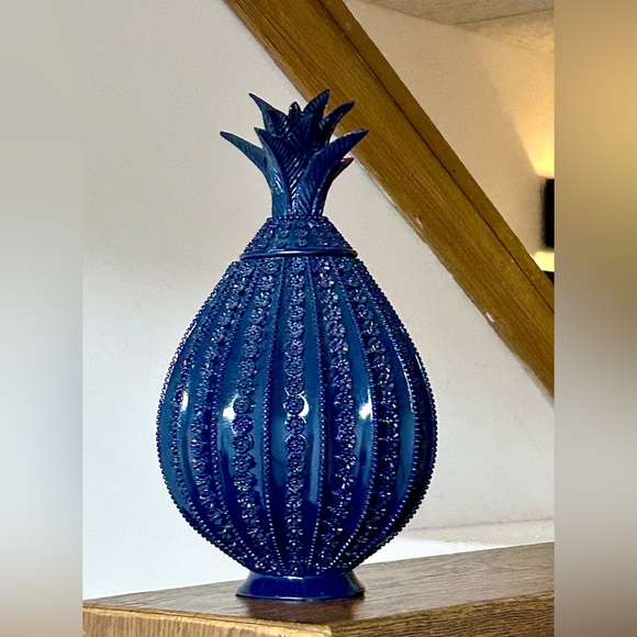 Nate Berkus Navy Blue Lacquer Lidded Textured Figural Pineapple Jar - Picture 2 of 16